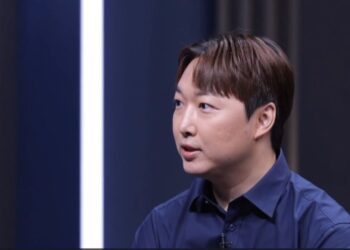 Dono do maior QI do mundo afirma que a Bíblia é a verdadeira chave para a inteligência