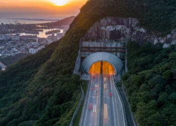 Novo túnel com mais de 6 km corta a Serra do Mar e promete reduzir em 40% o tempo de viagem entre São Paulo e Santos