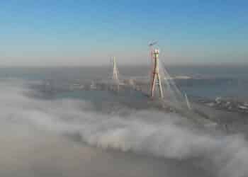 Megaponte de 6,4 bilhões de dólares com torres gigantes promete ligar EUA e Canadá em uma das obras mais ousadas da engenharia moderna