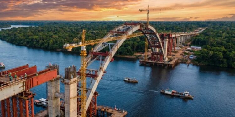 Obra de R$ 405,6 milhões da Ponte do Xingu na BR-230 avança no Pará, já supera 50% de execução e promete eliminar travessia por balsas na região