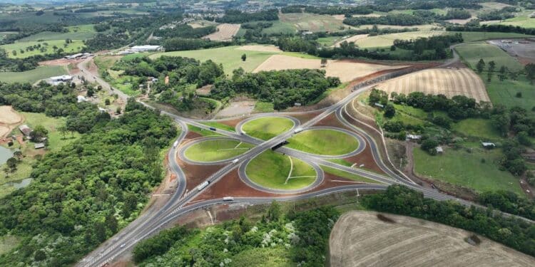 Após mais de 40 anos de espera, SC inaugura obra do elevado histórico em Maravilha com investimento de R$ 40 milhões que promete eliminar gargalo perigoso no Oeste