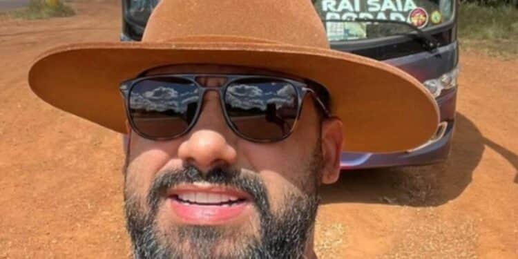 Cantor Raí Saia Rodada passa mal e é internado às pressas em hospital