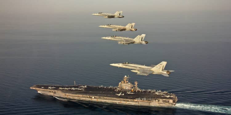 EUA movimentam porta-aviões para o Oriente Médio em meio à crescente tensão no Irã