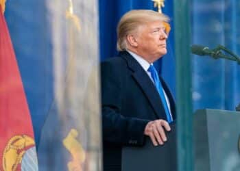 Trump defende 'comprar a Groenlândia' como alternativa a uma invasão militar, revela secretário de estado