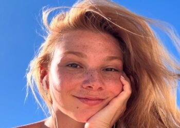 Atriz se emociona ao relatar AVC como o momento mais assustador da vida aos 32 anos