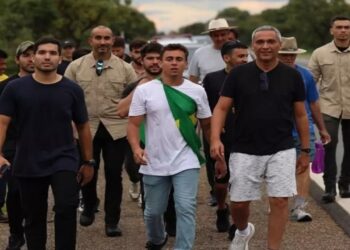 Petistas pedem ação da PRF e tentam barrar caminhada de Nikolas Ferreira