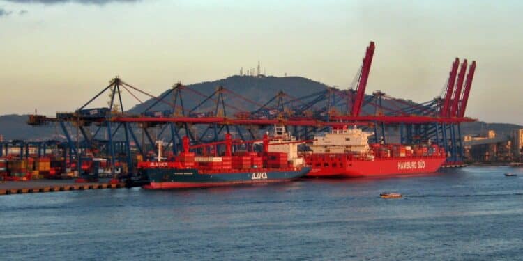 Maior porto do Brasil alcança novo recorde em 2025 com movimentação de 186,4 milhões de toneladas e crescimento de 3,6% sobre a marca anterior