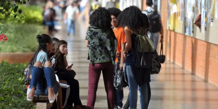 Lei sancionada em estado brasileiro proíbe cotas raciais em universidades