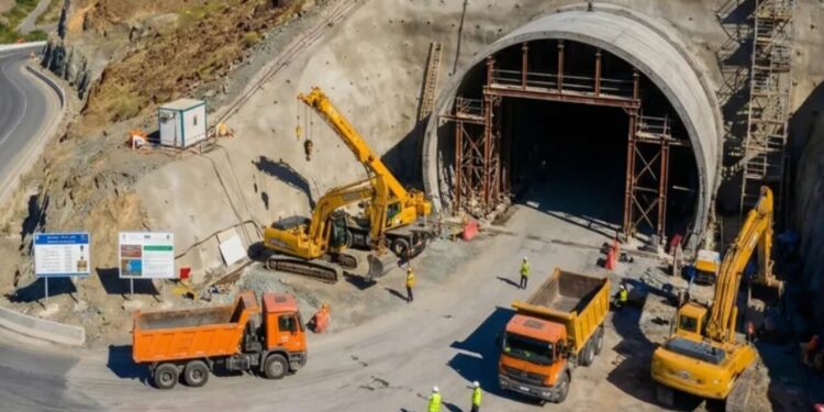 Megaobra de túnel com quase 10 km promete reduzir 4,5 horas de viagem, beneficiando turismo e exportações em construção que irá 'cortar montanhas'
