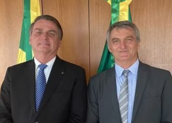 Irmão de Bolsonaro tenta sacar prêmio da Mega da Virada e se surpreende ao descobrir que dinheiro já foi retirado