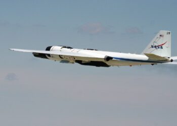 Avião da Nasa enfrenta falha e realiza pouso de emergência 'de barriga' no Texas