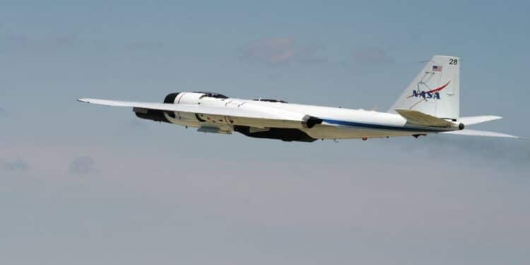 Avião da Nasa enfrenta falha e realiza pouso de emergência 'de barriga' no Texas