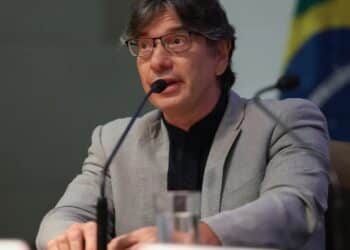 Entenda o que está por trás do novo embate entre servidores e a direção do IBGE em meio à crise