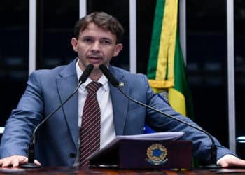 Deputado Eduardo Velloso é alvo de operação da Polícia Federal