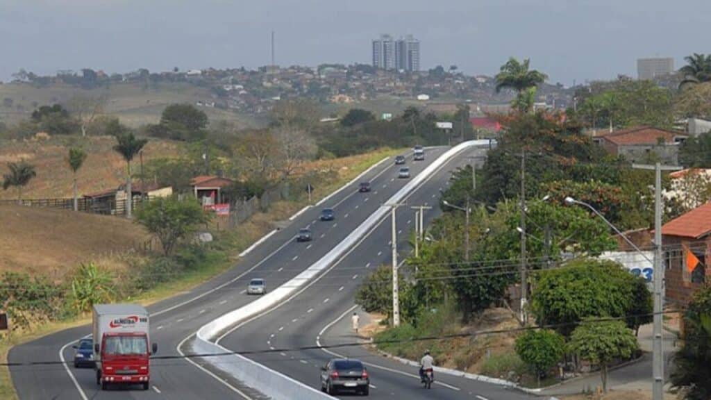 Rodovias federais da Paraíba passam por obras com instalação de mais de 10 novos radares de fiscalização eletrônica, passarelas e viadutos para melhorar a segurança dos motoristas