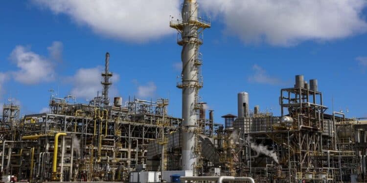 Megaconstrução de R$ 8,3 bilhões da Petrobras promete impulsionar 30 mil novos empregos