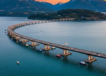 Megaponte flutuante de quase 2,4 km foi construída sem tocar o fundo do lago com investimento de R$ 31 bilhões e sua forma de sustentação surpreende