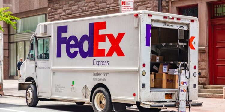 FedEx encerra operação de entregas no Brasil e motivo da mudança é revelado