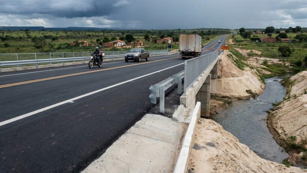 MG-202 vai receber novas pontes que reduzem em mais de 2 horas a viagem até Brasília e fortalecem a região