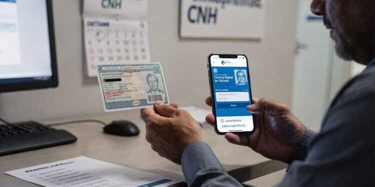 Em 2026, CNH vencida há mais de 5 anos exige curso teórico de 15 horas e prova para renovação