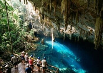 Considerado por muitos o lugar mais bonito do Brasil, esse destino encanta e virou parada obrigatória