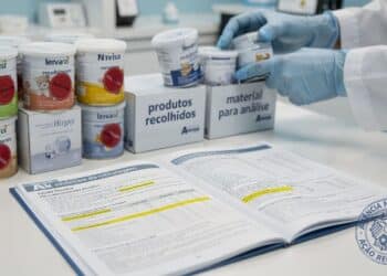 Anvisa determina recolhimento de suplemento infantil e de fórmula pediátrica em todo o Brasil deixando pais preocupados