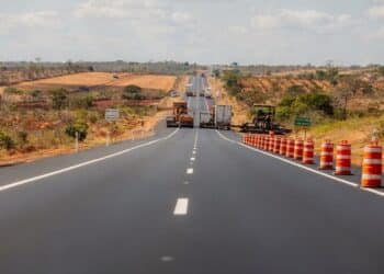 Obras em 7 regiões da Bahia vão beneficiar mais de 78 mil pessoas com novos acessos e rodovias asfaltadas