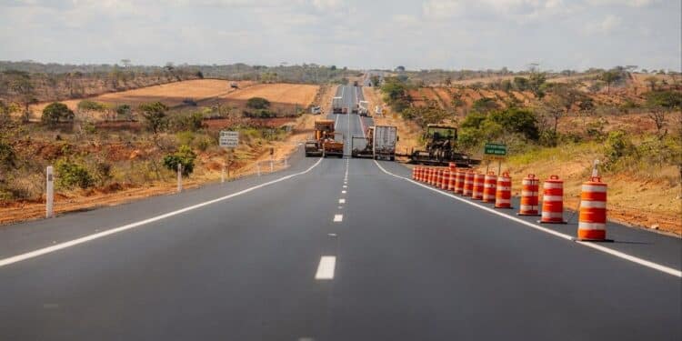 Obras em 7 regiões da Bahia vão beneficiar mais de 78 mil pessoas com novos acessos e rodovias asfaltadas