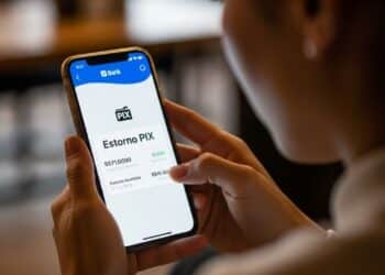 Justiça obriga homem a devolver Pix de R$ 1.316,35 recebido por engano e aponta má-fé após silêncio