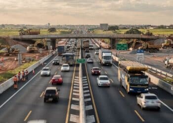 Motoristas comemoram avanço da duplicação da BR-116, que já tem 85% concluído e entrega final prevista para 2026