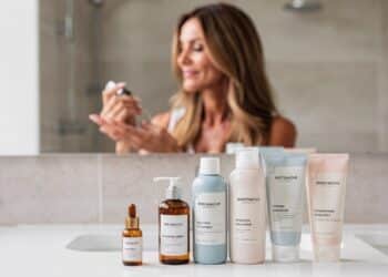 Top 5 produtos de farmácia que cabeleireiros usam em casa e que fazem diferença no cabelo