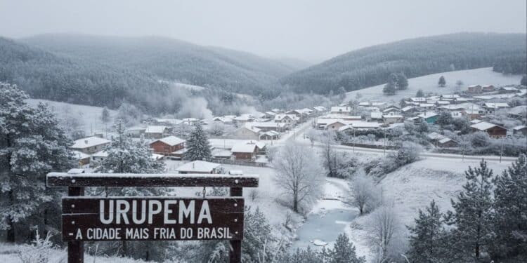 Você vai se sentir na Europa: cidade brasileira encanta com clima frio, arquitetura charmosa e até neve
