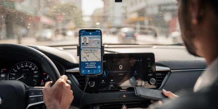 Motoristas de aplicativo devem renovar CNH com novas exigências em 2026