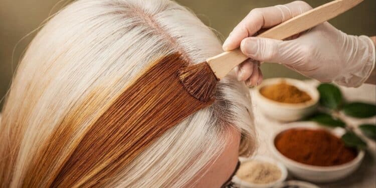 8 tintas naturais que cobrem fios brancos e ainda fortalecem o cabelo