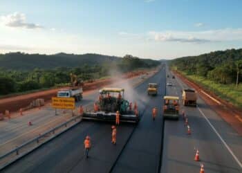 Com R$ 60 milhões investidos, pavimentação da LMG-626 já alcança 75% e muda o Norte de Minas