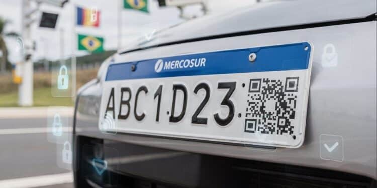Quem não trocar a placa para o modelo Mercosul no prazo determinado poderá sofrer penalidades conforme nova regra