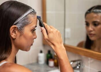 Adeus cabelos brancos: top 3 melhores tintas sem amônia para cobrir os fios sem falhas