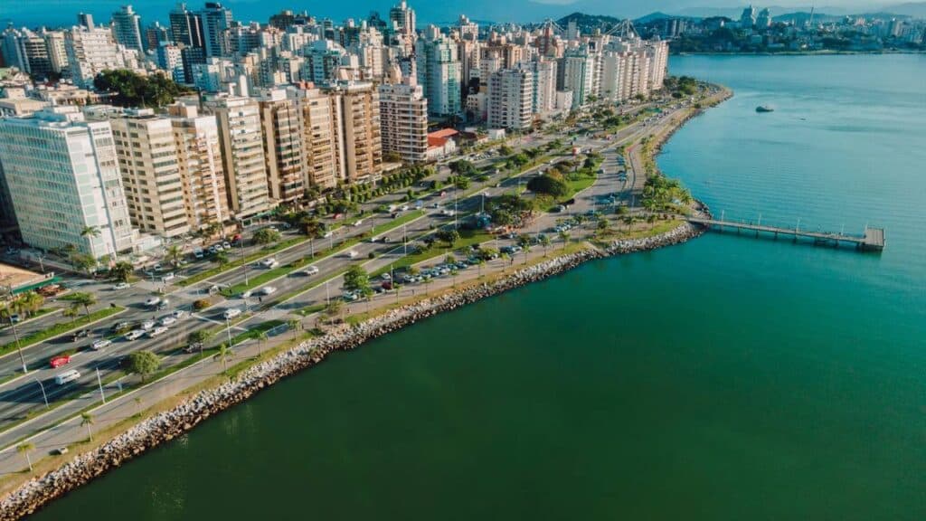 Cada vez mais brasileiros estão se mudando para essa cidade que oferece uma das melhores qualidades de vida do Brasil