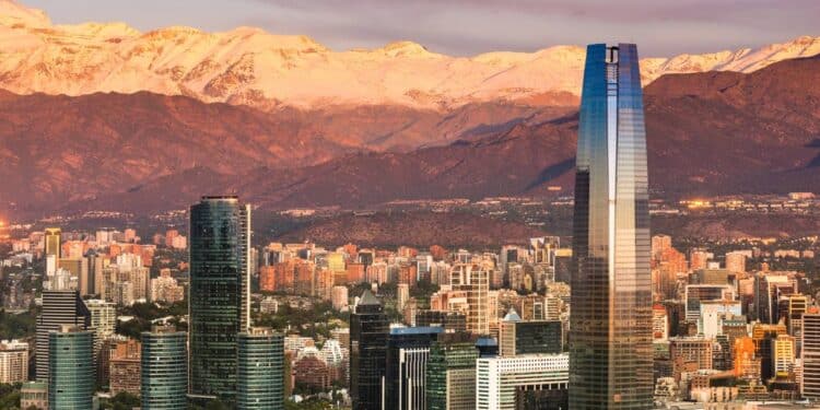 Essa metrópole a apenas 4 horas de São Paulo está atraindo brasileiros por ser líder em qualidade e tecnologia na América Latina