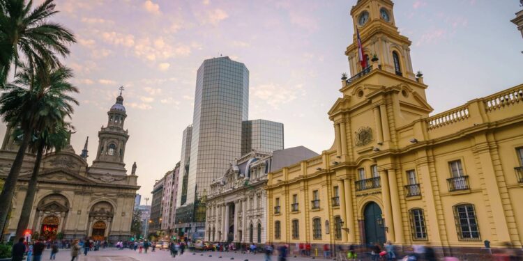 Essa metrópole a apenas 4 horas de São Paulo está atraindo brasileiros por ser líder em qualidade e tecnologia na América Latina
