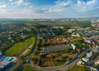 Cidade charmosa de São Paulo, conquista quem busca contato com a natureza, rotina tranquila e segurança reforçada
