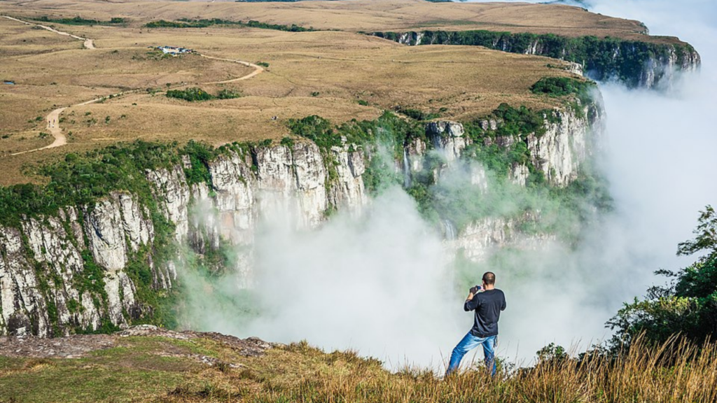 Na Terra dos Cânions, uma cidade se destaca por abrigar alguns dos maiores e mais impressionantes cânions da América Latina
