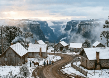 Imagem ilustrativa / Cambará do Sul, terra dos cânions, abriga Itaimbezinho e Fortaleza nos Parques Aparados da Serra e Serra Geral, com paredões de até 700m.