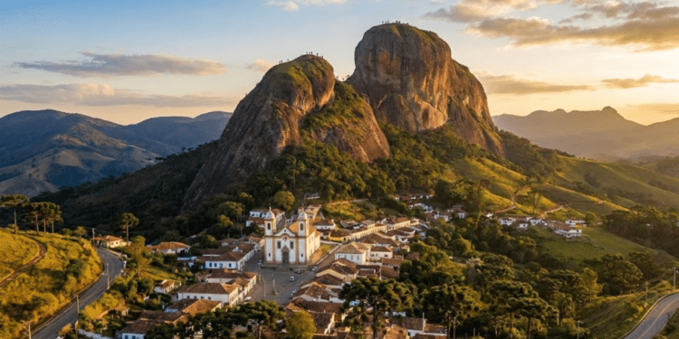A 185 km de São Paulo, essa cidade guarda uma pedra a 1.950 metros de altitude com vistas dignas de cinema