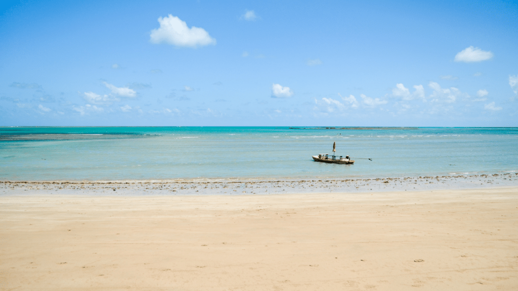 A vila no Nordeste de "luxo pé na areia" que sumiu do mapa e virou o refúgio da elite com praias secretas e pousadas de luxo