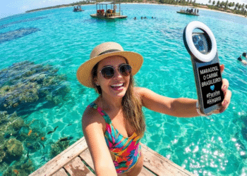 Praia do Nordeste é considerado um Caribe onde o mar brilha em tons de azul turquesa o ano inteiro