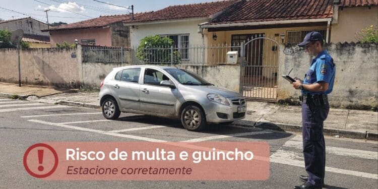 Estacionar o carro na calçada em frente à garagem pode gerar infração grave e guincho imediato mesmo sendo dono do imóvel
