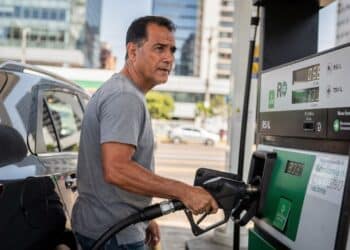 Gasolina E30 substitui gasolina comum para turbinar potência do seu carro e promete gerar economia de R$ 0,11
