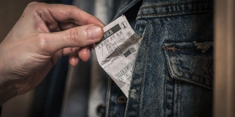 Homem busca recuperar Pix enviado por erro e situação acaba exigindo intervenção da Polícia Militar no Paraná