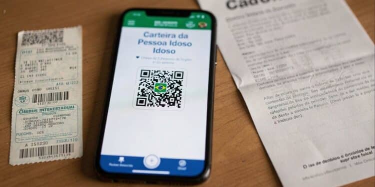 Carteira de idoso oferece benefícios e isenções de pagamentos que os brasileiros não conhecem